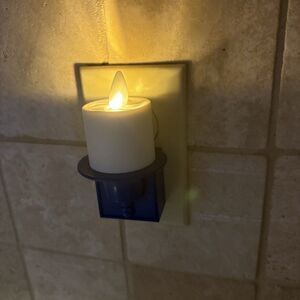 LUMINARA Rare BLUE Base Real Flame Effect Night Light, Electric Plug In NEW